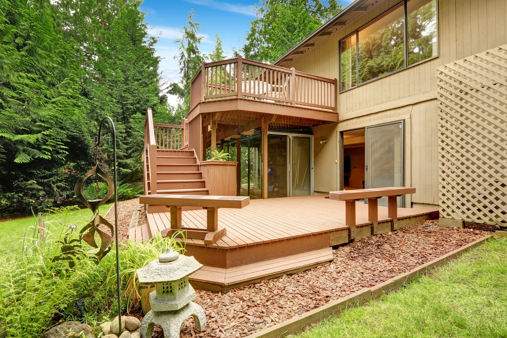 shutterstock_219463666 wood deck