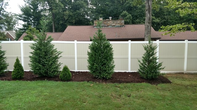 Custom-Vinyl-Fence-in-Ashburn Custom vinyl fence in ashburn