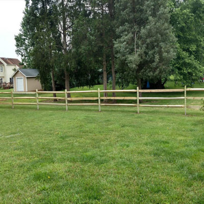 4' Tall 3 Rail Split Rail with Wire Mesh